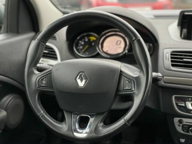 Белый Рено Меган, объемом двигателя 1.5 л и пробегом 148 тыс. км за 8999 $, фото 7 на Automoto.ua