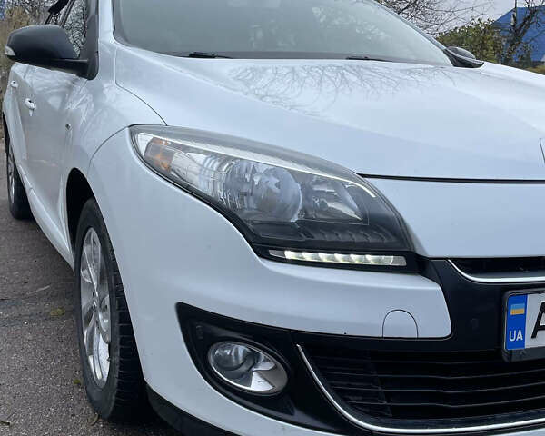 Белый Рено Меган, объемом двигателя 1.46 л и пробегом 305 тыс. км за 8500 $, фото 7 на Automoto.ua