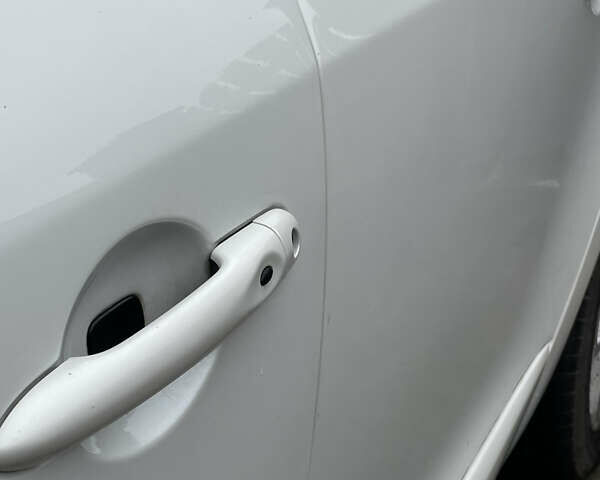 Белый Рено Меган, объемом двигателя 1.46 л и пробегом 305 тыс. км за 8500 $, фото 13 на Automoto.ua