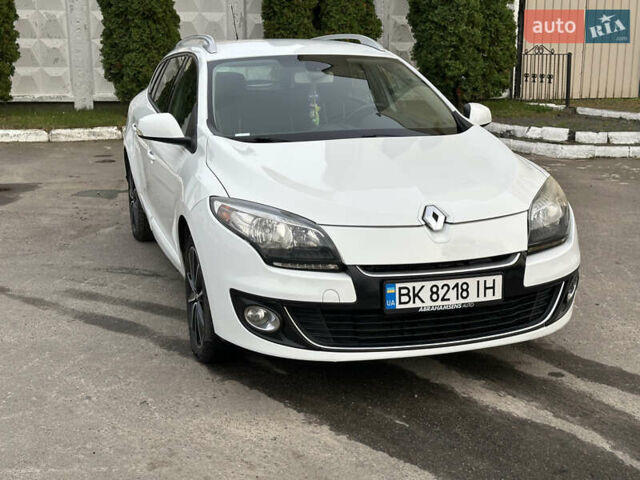Рено Меган 2013 у Рівному на Automoto.ua Білий Рено Меган, об'ємом двигуна 1.6 л та пробігом 240 тис. км за 7950 $, фото 1 на Automoto.ua