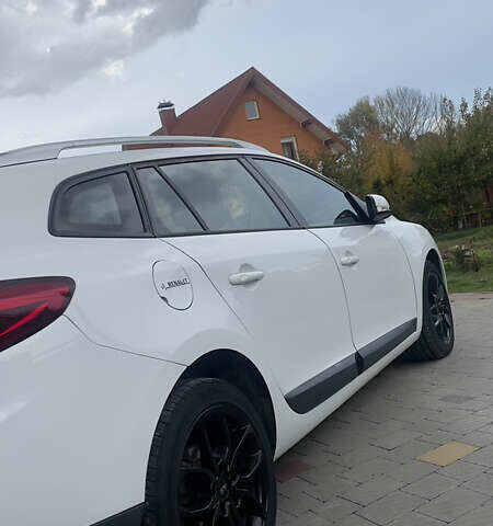 Рено Меган 2013 в Локачи на Automoto.ua Белый Рено Меган, объемом двигателя 1.5 л и пробегом 290 тыс. км за 7500 $, фото 3 на Automoto.ua