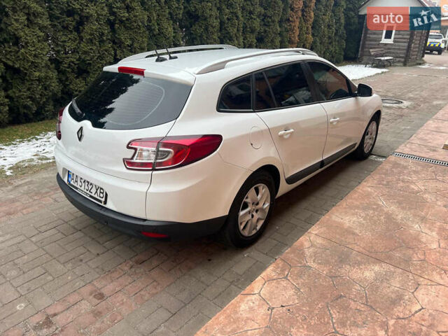 Белый Рено Меган, объемом двигателя 1.46 л и пробегом 290 тыс. км за 7300 $, фото 3 на Automoto.ua