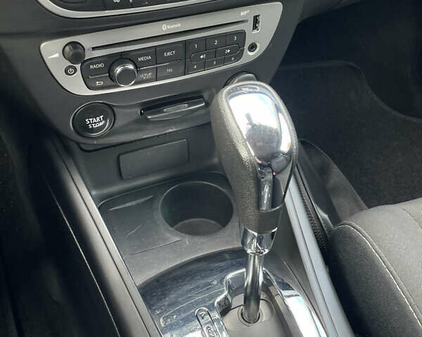 Білий Рено Меган, об'ємом двигуна 1.5 л та пробігом 199 тис. км за 8250 $, фото 29 на Automoto.ua