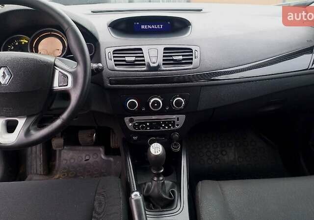 Белый Рено Меган, объемом двигателя 1.46 л и пробегом 270 тыс. км за 6100 $, фото 7 на Automoto.ua