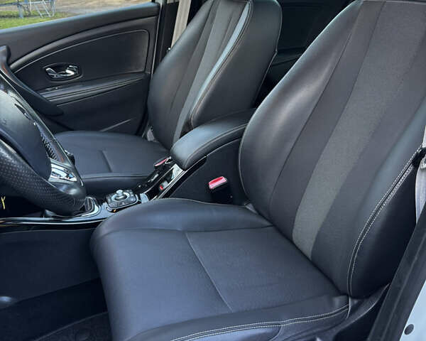 Белый Рено Меган, объемом двигателя 1.5 л и пробегом 236 тыс. км за 9700 $, фото 28 на Automoto.ua