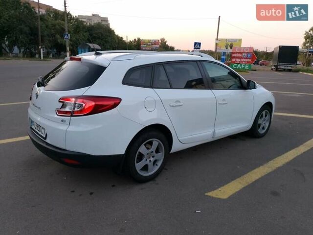 Белый Рено Меган, объемом двигателя 1.5 л и пробегом 289 тыс. км за 9200 $, фото 2 на Automoto.ua