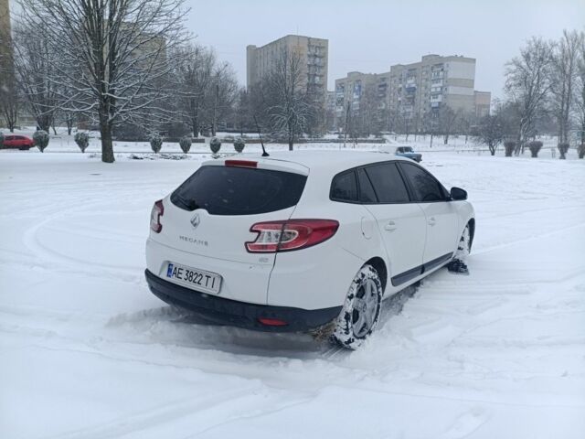 Белый Рено Меган, объемом двигателя 1.5 л и пробегом 267 тыс. км за 6600 $, фото 3 на Automoto.ua