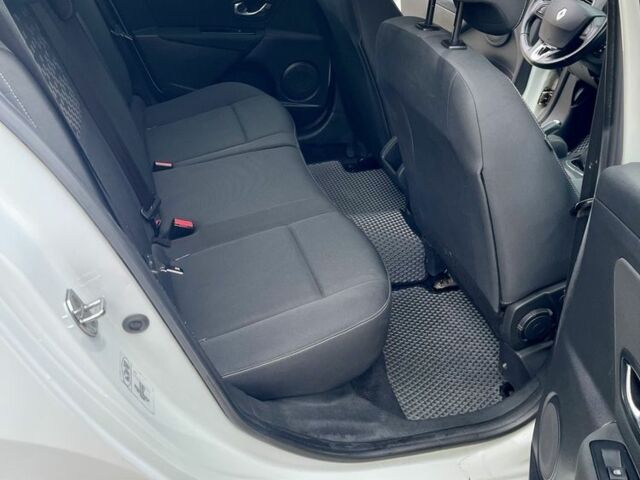 Белый Рено Меган, объемом двигателя 1.5 л и пробегом 286 тыс. км за 6999 $, фото 11 на Automoto.ua