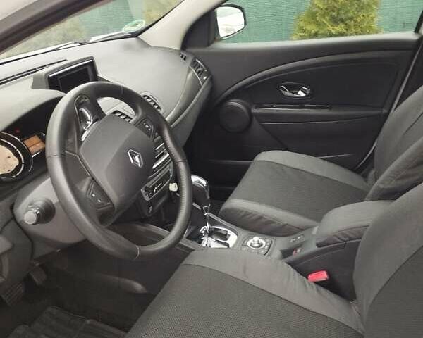 Белый Рено Меган, объемом двигателя 1.5 л и пробегом 210 тыс. км за 7300 $, фото 12 на Automoto.ua