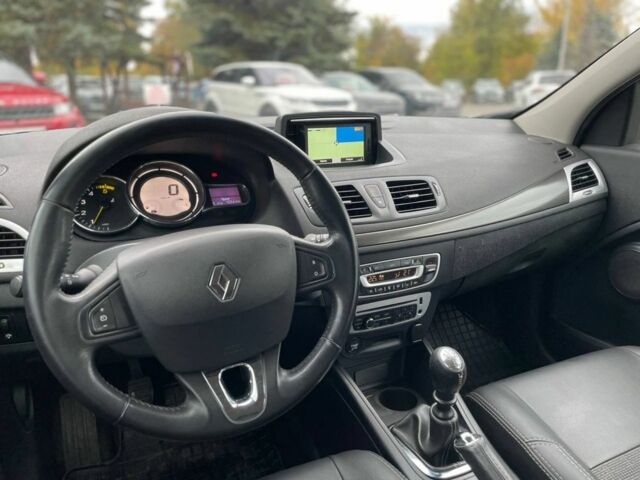 Рено Меган 2013 в Кривом Роге на Automoto.ua Белый Рено Меган, объемом двигателя 1.5 л и пробегом 148 тыс. км за 9100 $, фото 15 на Automoto.ua
