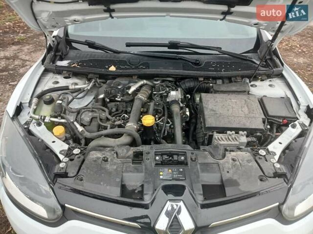 Белый Рено Меган, объемом двигателя 1.5 л и пробегом 241 тыс. км за 8599 $, фото 26 на Automoto.ua