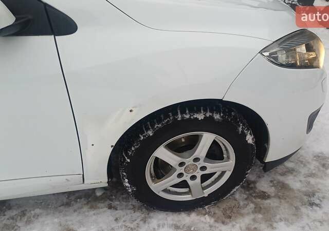 Белый Рено Меган, объемом двигателя 1.5 л и пробегом 378 тыс. км за 5200 $, фото 25 на Automoto.ua