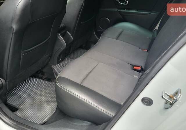 Білий Рено Меган, об'ємом двигуна 1.46 л та пробігом 240 тис. км за 8200 $, фото 2 на Automoto.ua