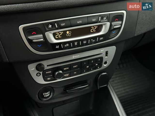 Білий Рено Меган, об'ємом двигуна 1.46 л та пробігом 245 тис. км за 8500 $, фото 15 на Automoto.ua