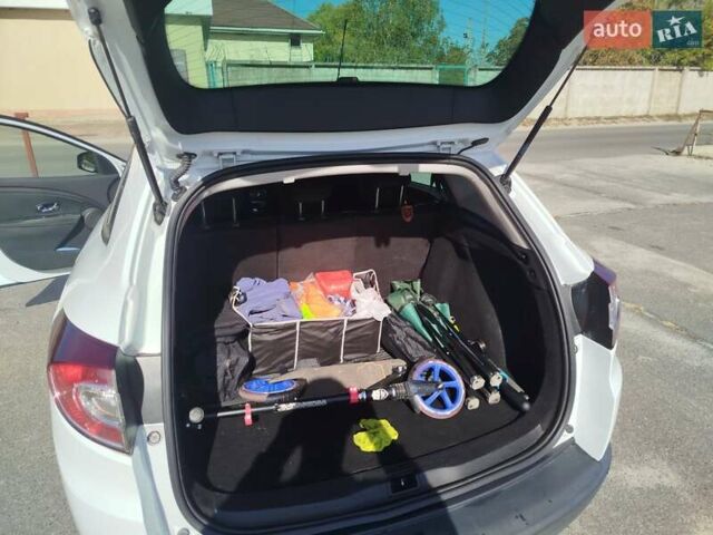 Білий Рено Меган, об'ємом двигуна 1.2 л та пробігом 123 тис. км за 7800 $, фото 3 на Automoto.ua