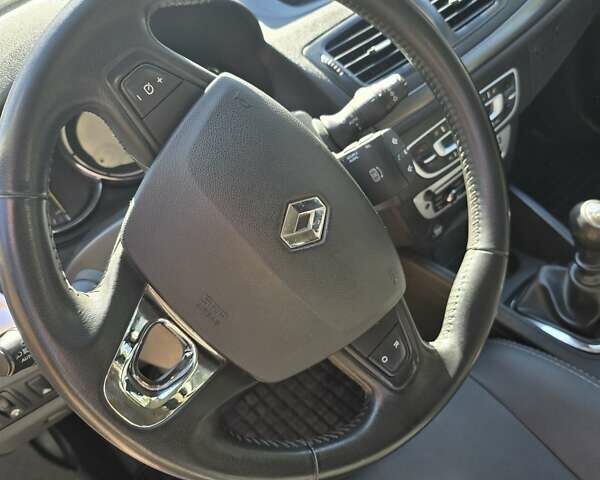 Білий Рено Меган, об'ємом двигуна 1.5 л та пробігом 148 тис. км за 8800 $, фото 1 на Automoto.ua