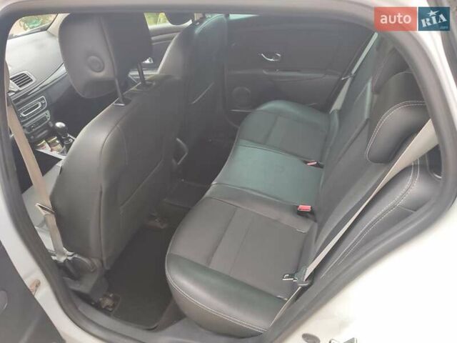 Рено Меган 2013 в Буче на Automoto.ua Белый Рено Меган, объемом двигателя 1.46 л и пробегом 270 тыс. км за 7000 $, фото 1 на Automoto.ua