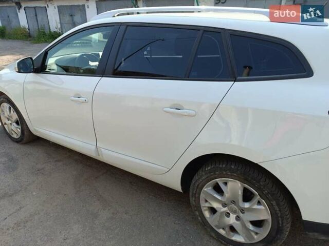 Белый Рено Меган, объемом двигателя 1.5 л и пробегом 250 тыс. км за 7100 $, фото 10 на Automoto.ua