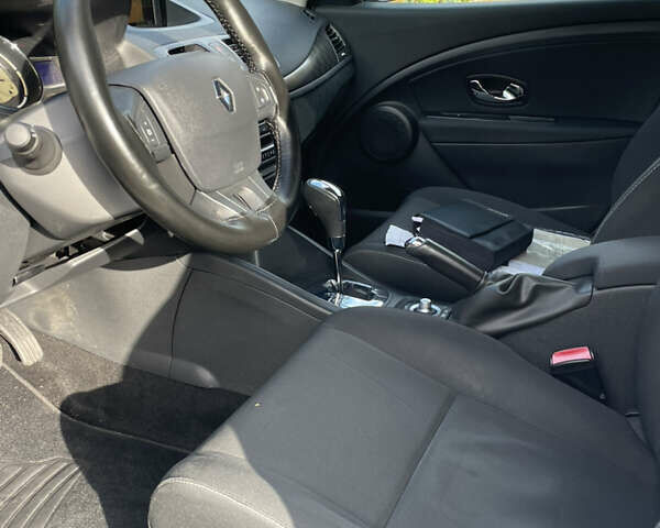 Білий Рено Меган, об'ємом двигуна 1.5 л та пробігом 199 тис. км за 8250 $, фото 16 на Automoto.ua