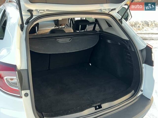 Белый Рено Меган, объемом двигателя 1.5 л и пробегом 189 тыс. км за 7750 $, фото 48 на Automoto.ua