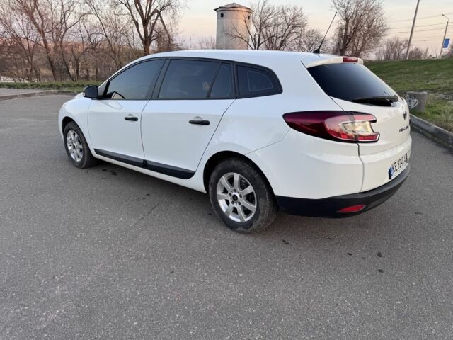 Белый Рено Меган, объемом двигателя 1.5 л и пробегом 217 тыс. км за 6800 $, фото 7 на Automoto.ua