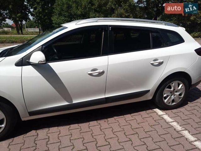 Белый Рено Меган, объемом двигателя 1.46 л и пробегом 236 тыс. км за 6999 $, фото 10 на Automoto.ua