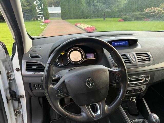 Белый Рено Меган, объемом двигателя 1.5 л и пробегом 188 тыс. км за 2300 $, фото 10 на Automoto.ua