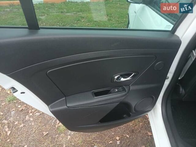 Белый Рено Меган, объемом двигателя 1.5 л и пробегом 241 тыс. км за 8599 $, фото 23 на Automoto.ua