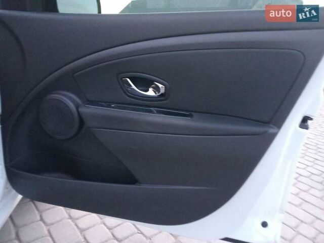 Белый Рено Меган, объемом двигателя 1.5 л и пробегом 315 тыс. км за 8990 $, фото 17 на Automoto.ua