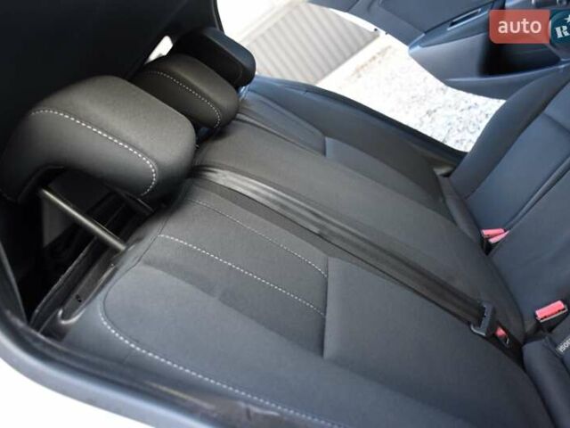 Белый Рено Меган, объемом двигателя 1.5 л и пробегом 232 тыс. км за 7800 $, фото 40 на Automoto.ua