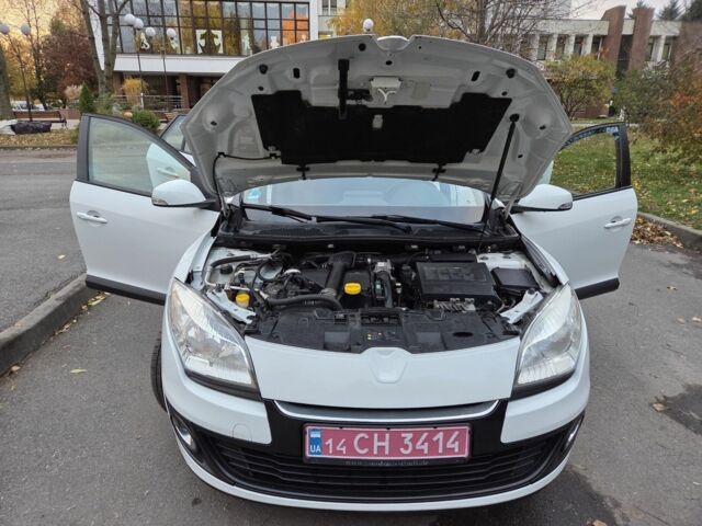 Белый Рено Меган, объемом двигателя 1.5 л и пробегом 226 тыс. км за 7300 $, фото 13 на Automoto.ua