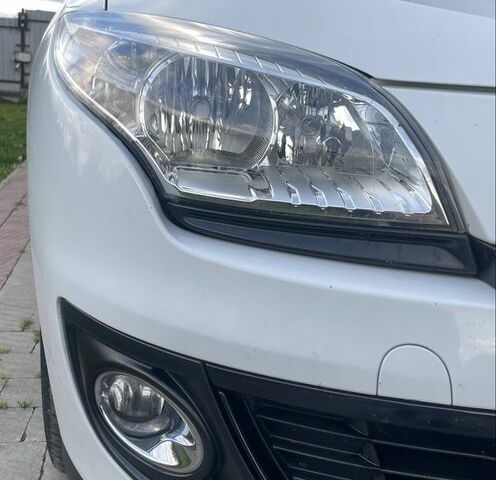 Рено Меган 2013 в Локачи на Automoto.ua Белый Рено Меган, объемом двигателя 1.5 л и пробегом 290 тыс. км за 7500 $, фото 11 на Automoto.ua