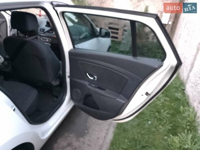 Белый Рено Меган, объемом двигателя 1.5 л и пробегом 289 тыс. км за 9200 $, фото 10 на Automoto.ua