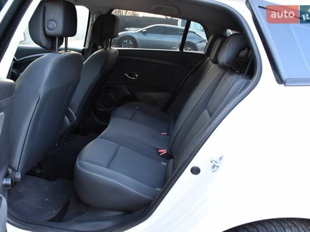 Белый Рено Меган, объемом двигателя 1.5 л и пробегом 232 тыс. км за 7800 $, фото 41 на Automoto.ua