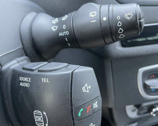 Белый Рено Меган, объемом двигателя 1.46 л и пробегом 305 тыс. км за 8500 $, фото 26 на Automoto.ua