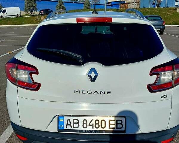 Белый Рено Меган, объемом двигателя 1.5 л и пробегом 207 тыс. км за 8500 $, фото 9 на Automoto.ua