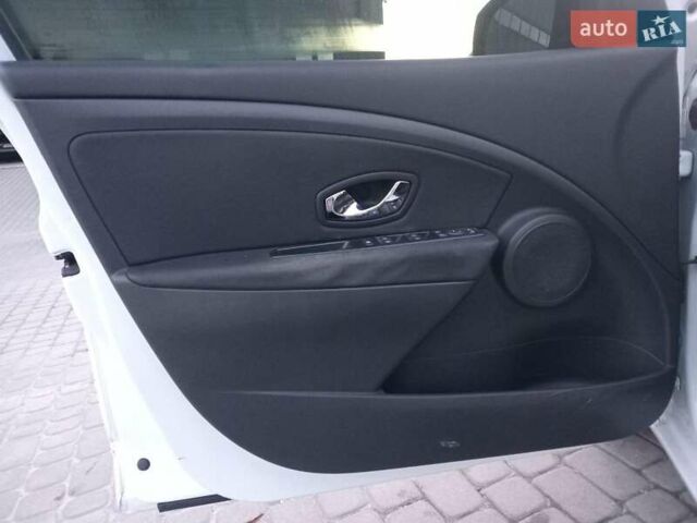 Белый Рено Меган, объемом двигателя 1.5 л и пробегом 315 тыс. км за 8990 $, фото 8 на Automoto.ua