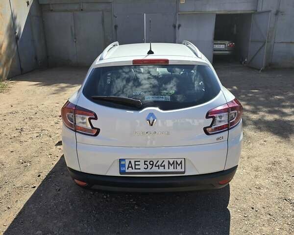 Білий Рено Меган, об'ємом двигуна 1.5 л та пробігом 148 тис. км за 8800 $, фото 11 на Automoto.ua