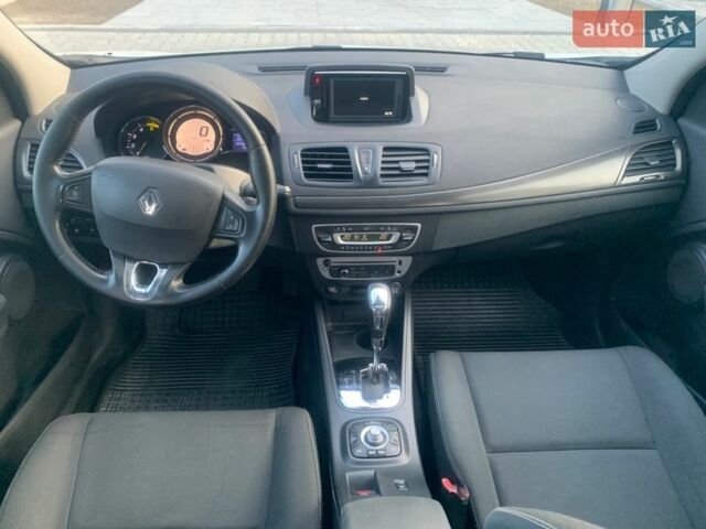 Білий Рено Меган, об'ємом двигуна 1.46 л та пробігом 398 тис. км за 6100 $, фото 14 на Automoto.ua