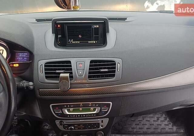 Белый Рено Меган, объемом двигателя 1.5 л и пробегом 378 тыс. км за 5200 $, фото 9 на Automoto.ua