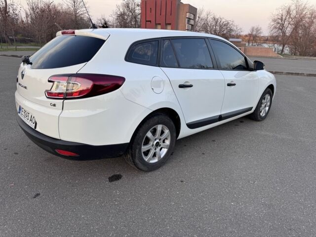 Белый Рено Меган, объемом двигателя 1.5 л и пробегом 217 тыс. км за 6800 $, фото 2 на Automoto.ua