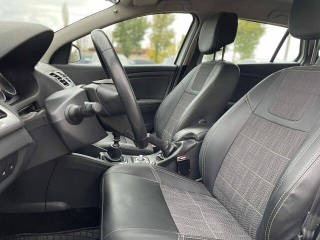 Рено Меган 2013 в Кривом Роге на Automoto.ua Белый Рено Меган, объемом двигателя 1.5 л и пробегом 148 тыс. км за 9100 $, фото 8 на Automoto.ua