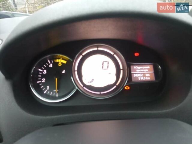 Белый Рено Меган, объемом двигателя 1.6 л и пробегом 245 тыс. км за 8800 $, фото 14 на Automoto.ua