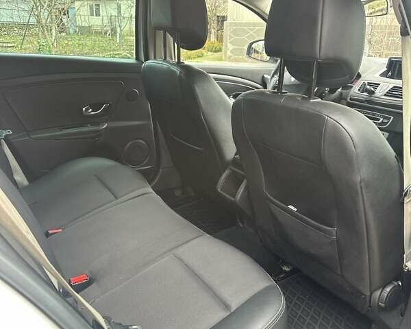 Белый Рено Меган, объемом двигателя 1.6 л и пробегом 245 тыс. км за 8800 $, фото 13 на Automoto.ua