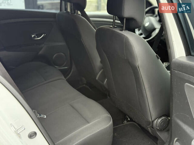 Білий Рено Меган, об'ємом двигуна 1.5 л та пробігом 199 тис. км за 8250 $, фото 9 на Automoto.ua