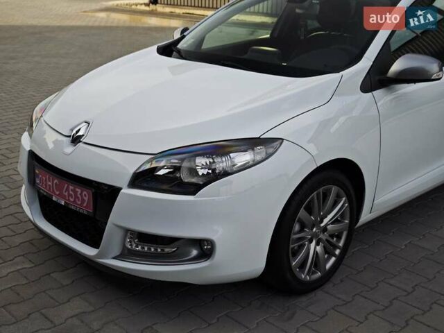 Белый Рено Меган, объемом двигателя 1.5 л и пробегом 209 тыс. км за 8888 $, фото 14 на Automoto.ua