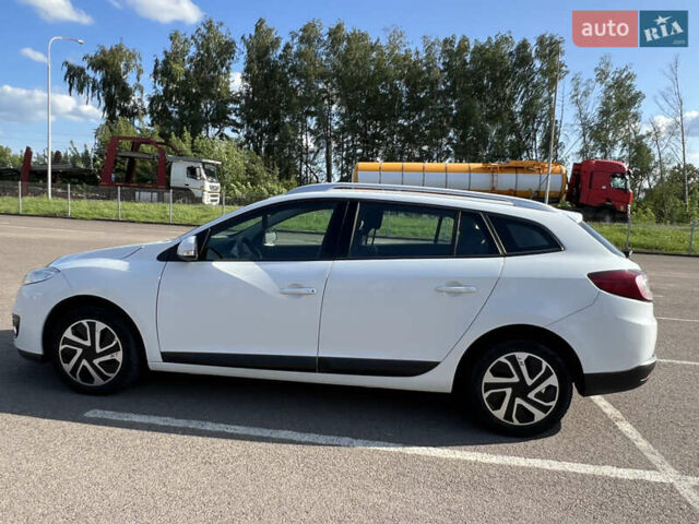 Белый Рено Меган, объемом двигателя 1.5 л и пробегом 250 тыс. км за 7600 $, фото 7 на Automoto.ua