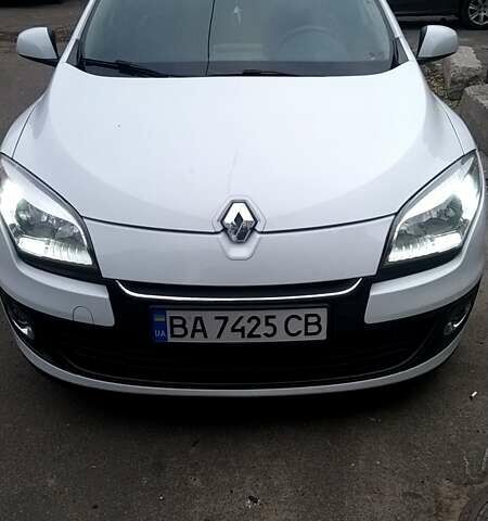 Белый Рено Меган, объемом двигателя 1.5 л и пробегом 210 тыс. км за 8500 $, фото 3 на Automoto.ua