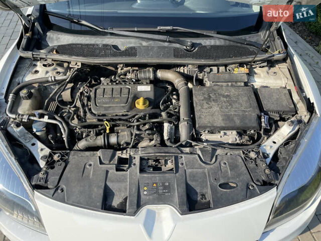 Белый Рено Меган, объемом двигателя 1.6 л и пробегом 372 тыс. км за 6100 $, фото 14 на Automoto.ua