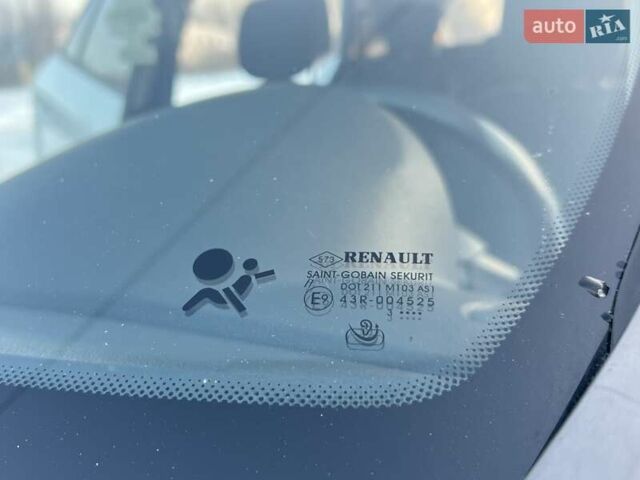 Белый Рено Меган, объемом двигателя 1.5 л и пробегом 189 тыс. км за 7750 $, фото 67 на Automoto.ua